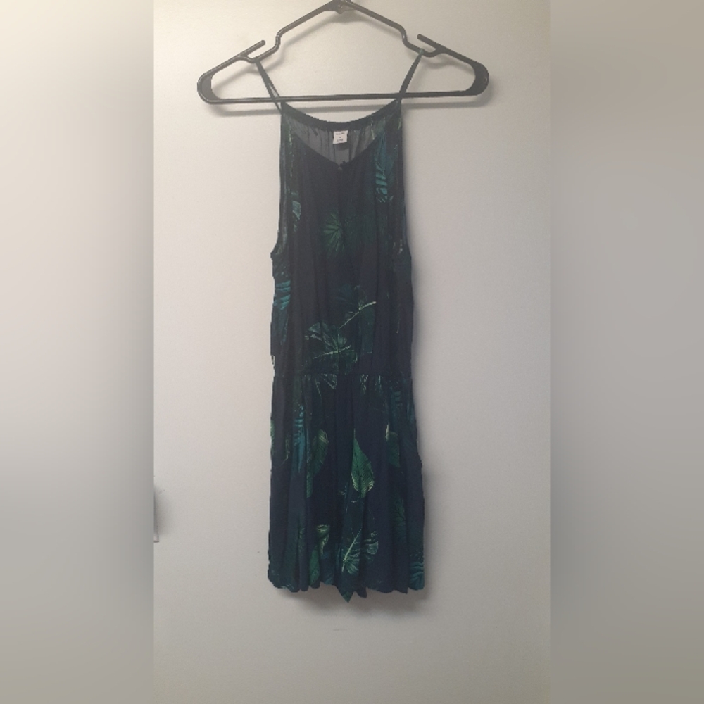 Old Navy green leaf print shortie romper - size medium